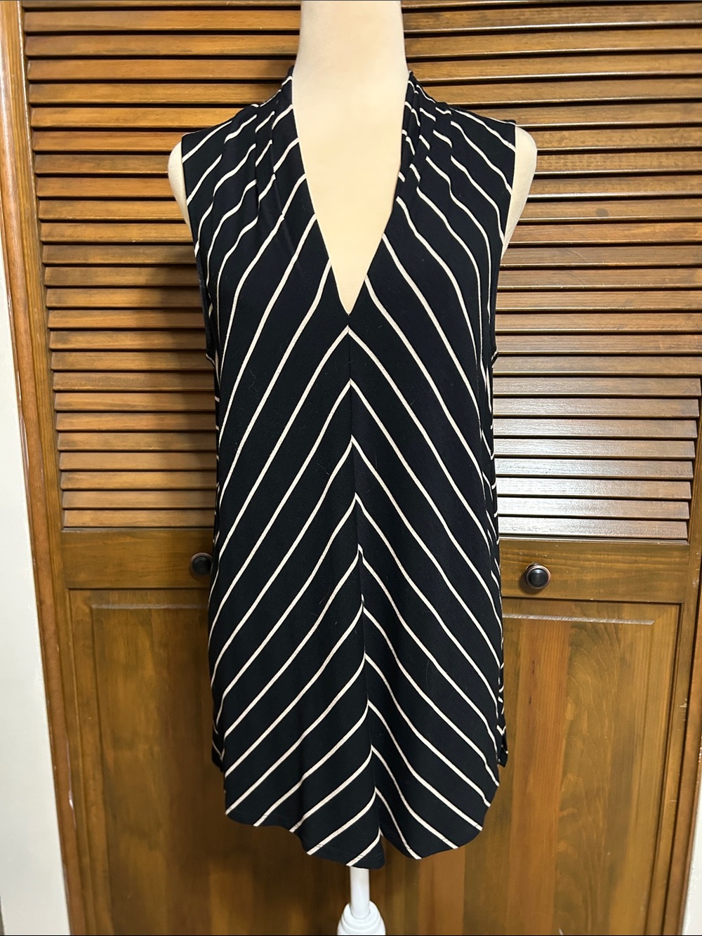Vince Camuto Black and Tan Chevron Deep V-Neck Sleeveless Tunic Top Size M